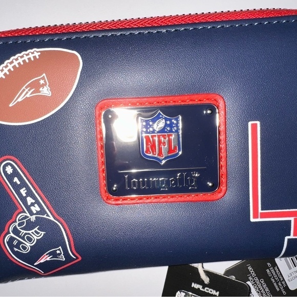 NWT Loungefly NFL New England Patriots wallet - Picture 4 of 6